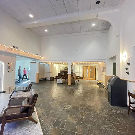 Windtower Lodge Queen Bed Suite-Ugparking&Walking2Dt Canmore Buitenkant foto